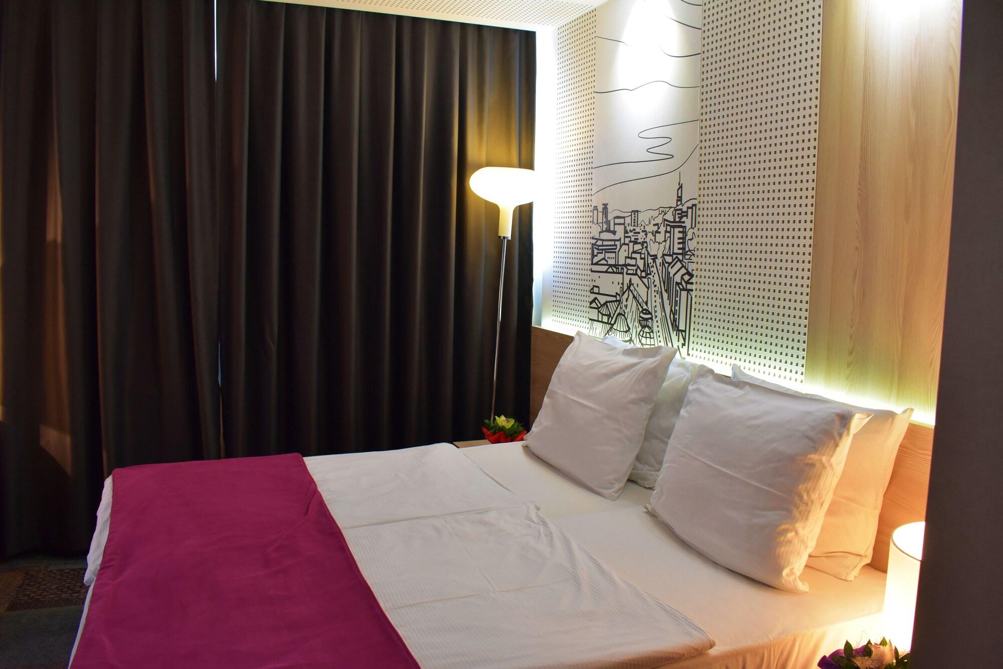 Hotel Cosmopolit Sarajevo Bagian luar foto