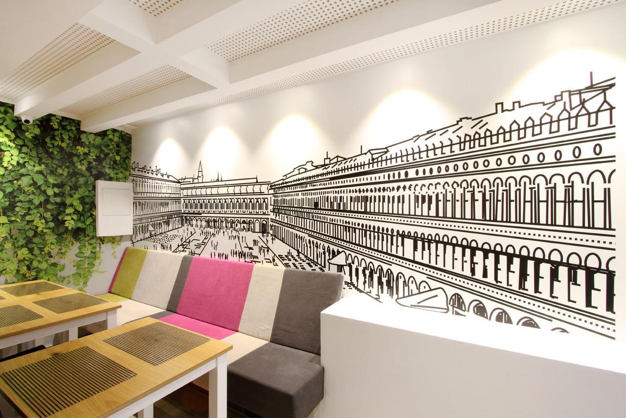 Hotel Cosmopolit Sarajevo Bagian luar foto